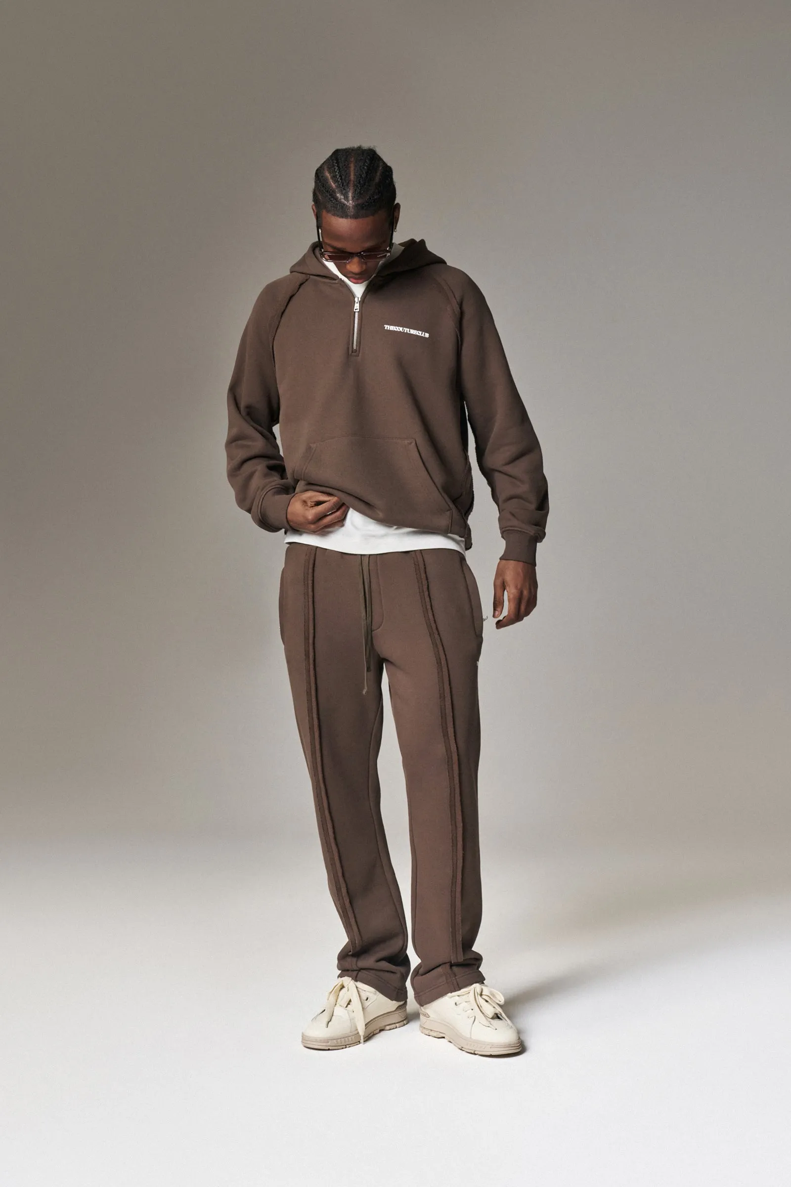 COPYRIGHT QUARTER ZIP HOODIE - BROWN