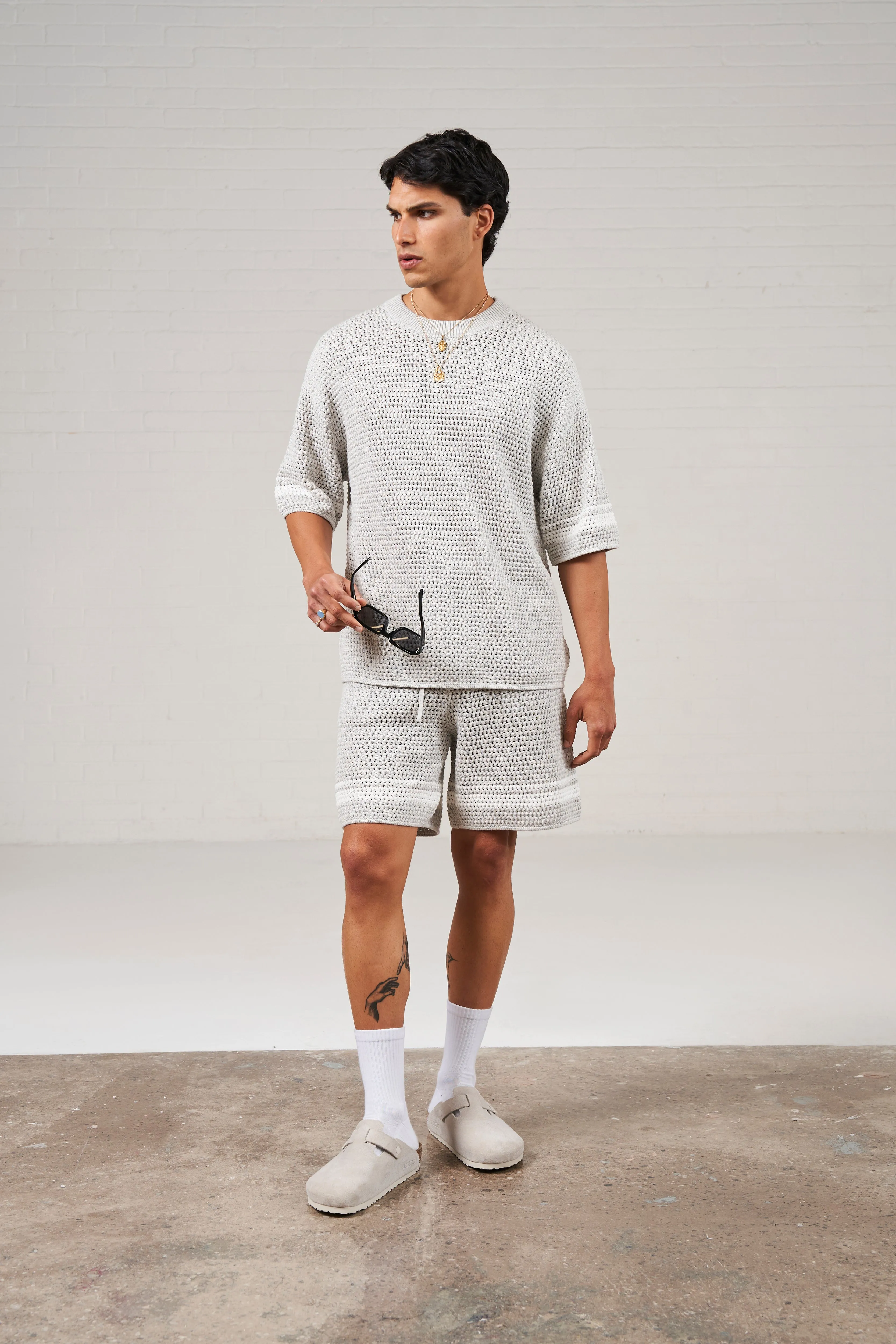 CROCHET KNITTED CONTRAST STRIPE T-SHIRT - GREY