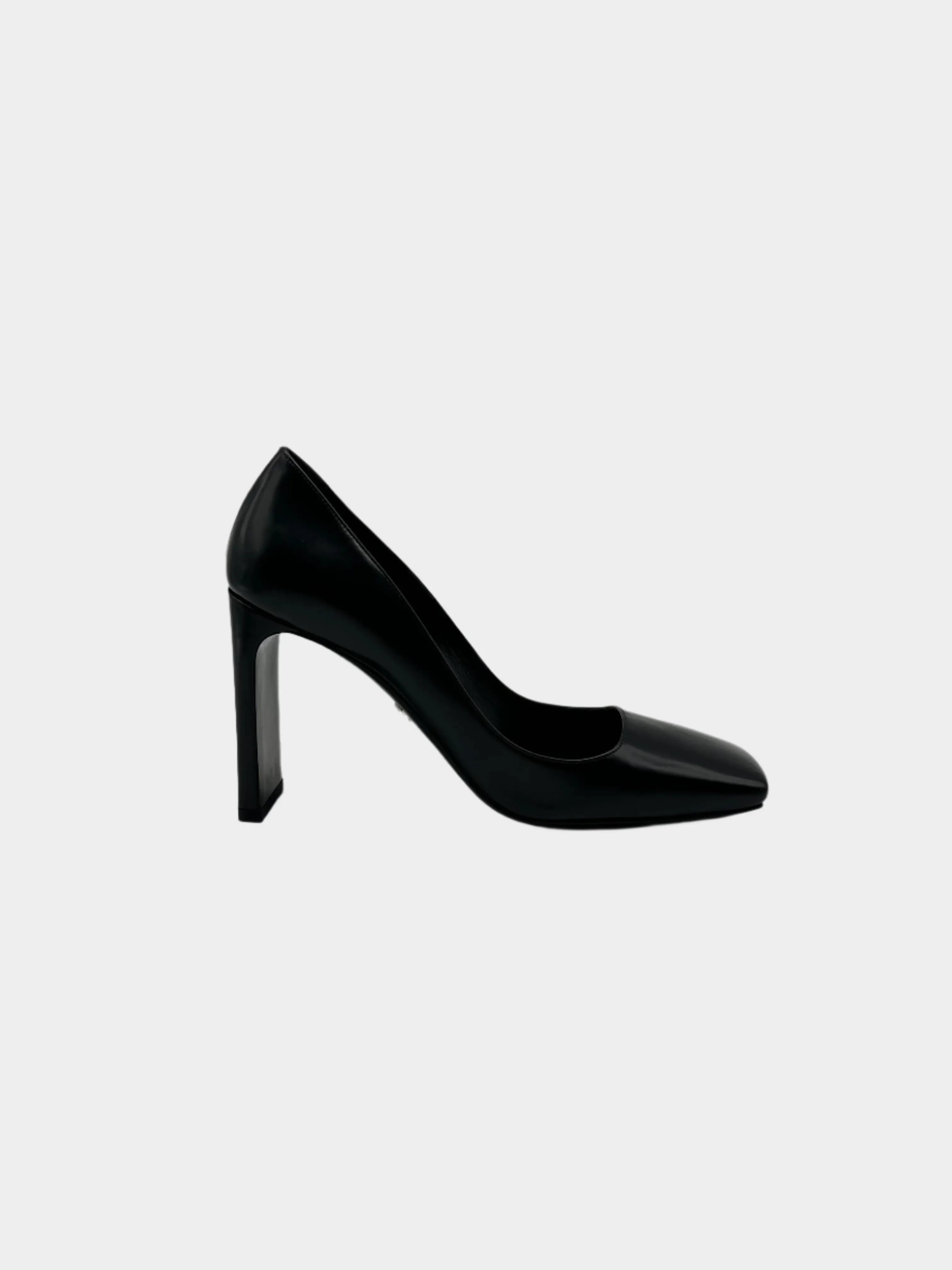 Décolleté In Pelle Nera Con Tacco Largo