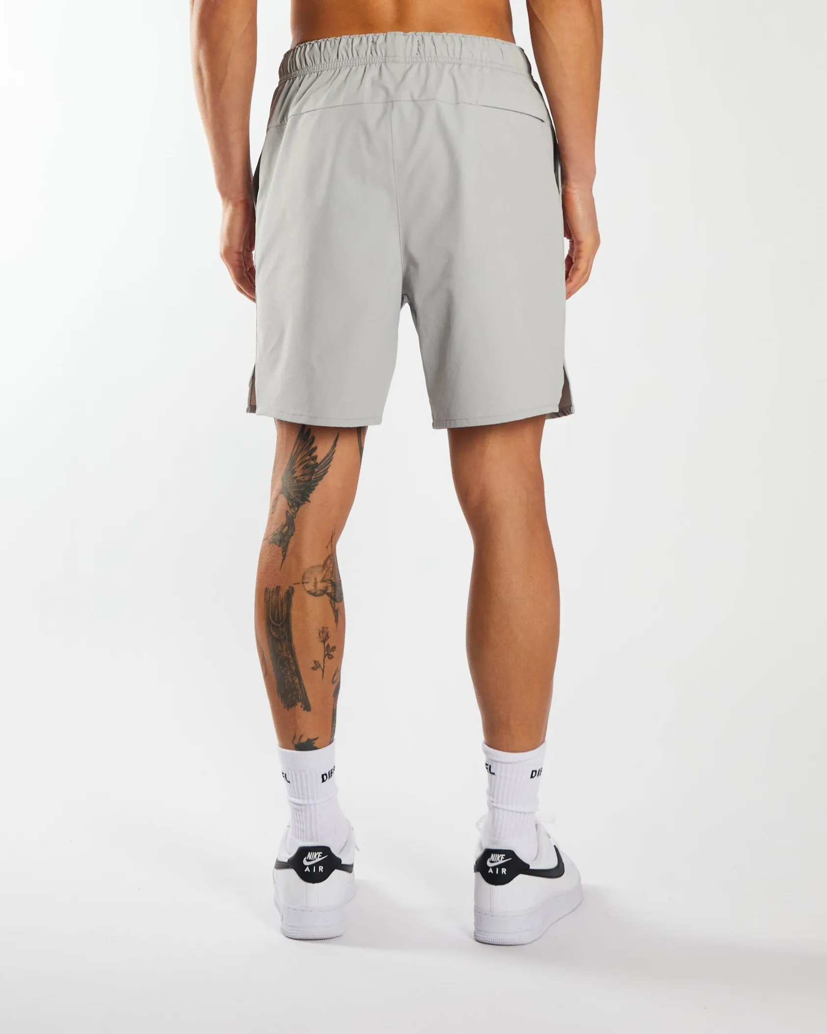 Elton Short Distant Grey