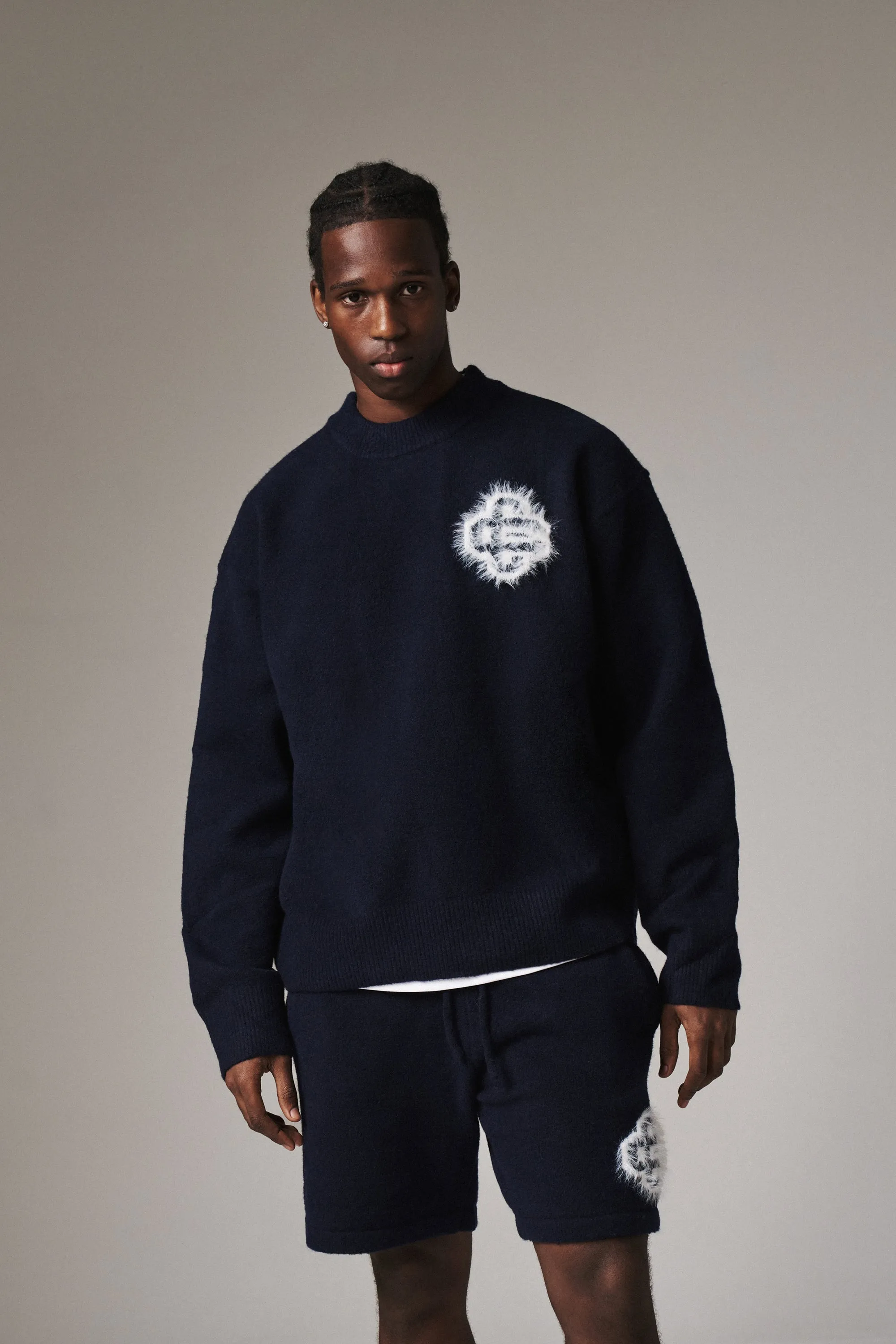 FLUFFY EMBLEM KNITTED SHORTS - NAVY