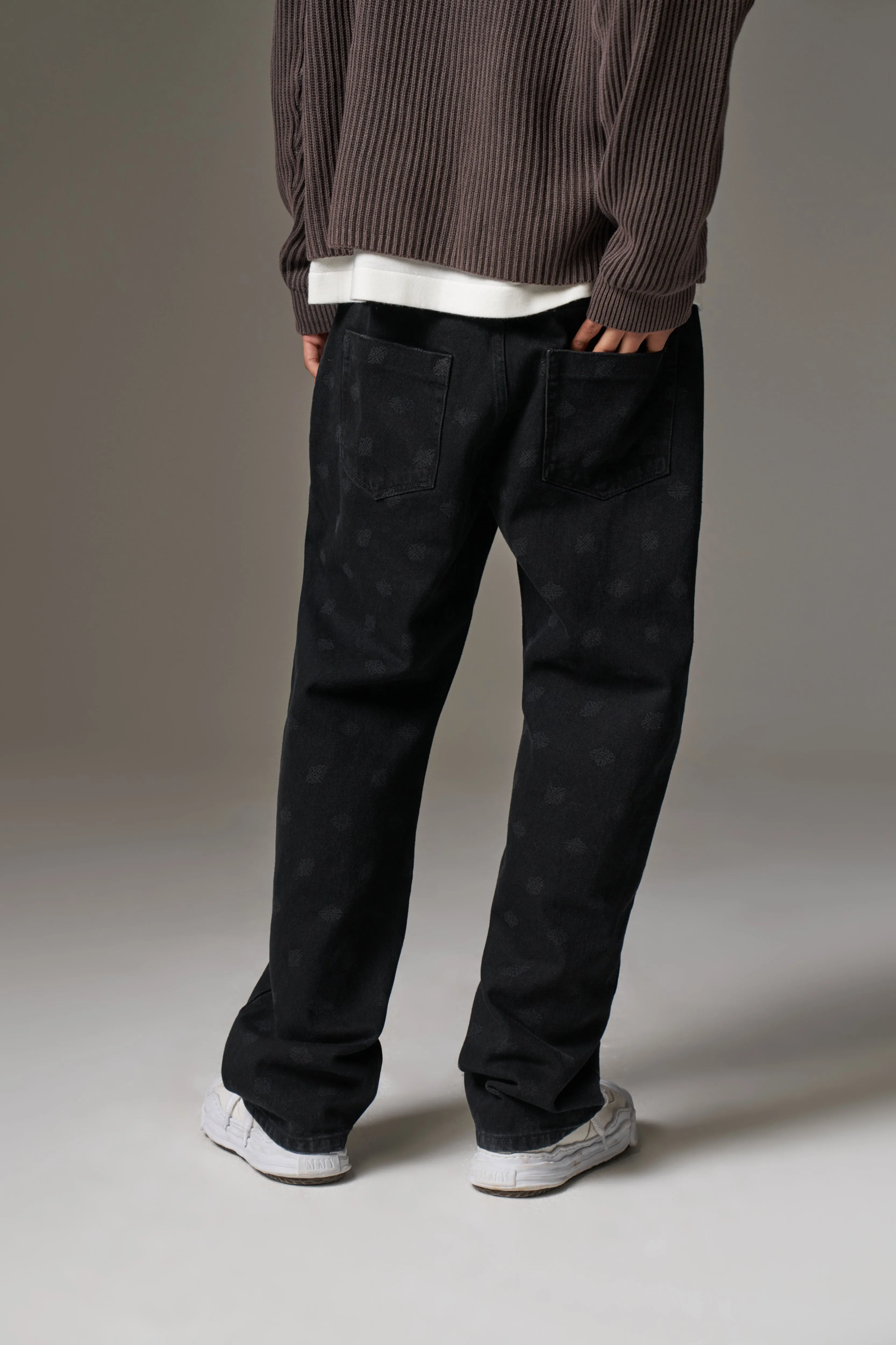 LASER PRINT EMBLEM JEANS - BLACK WASH