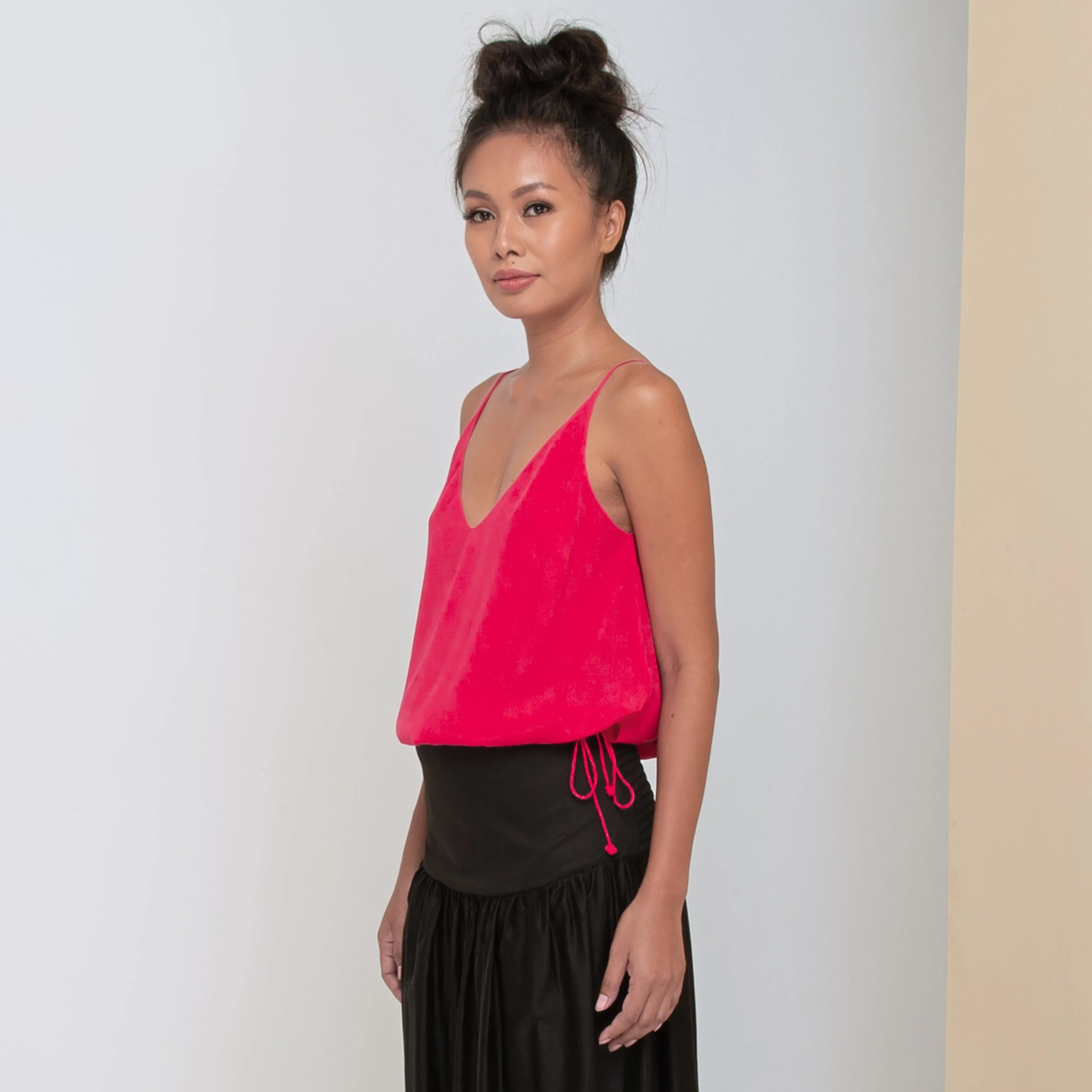 RINKI V STRING CAMISOLE - Rayon Fujette Crepe | Hot Pink