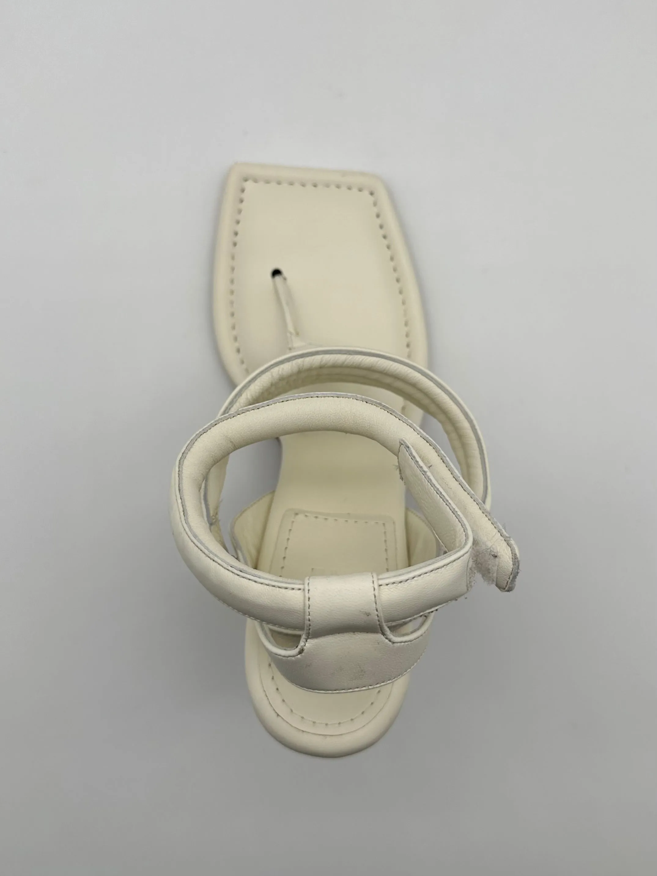 Sandali Con Tacco E Fascia In Pelle Color Avorio