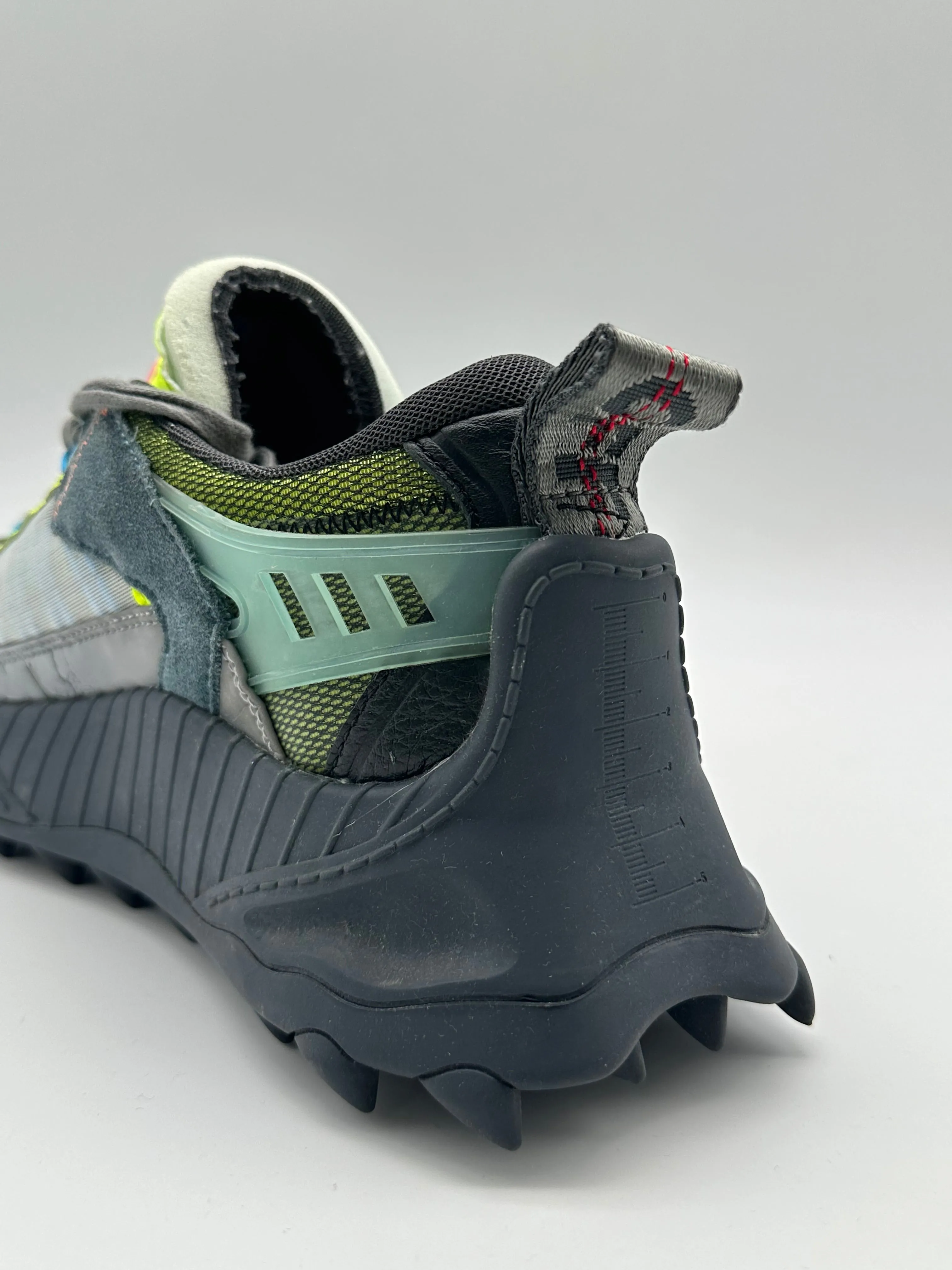Sneakers ODSY-1000