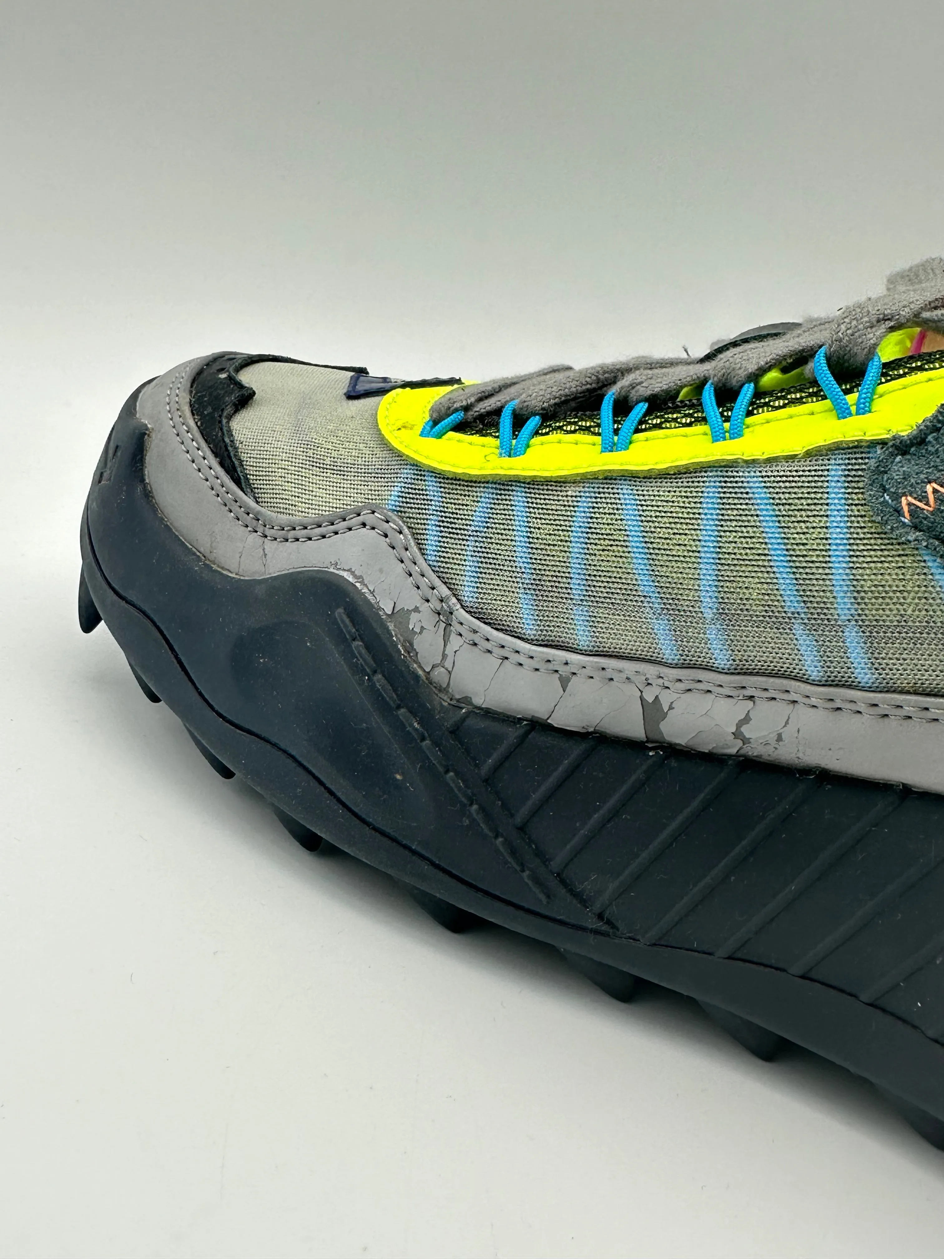 Sneakers ODSY-1000