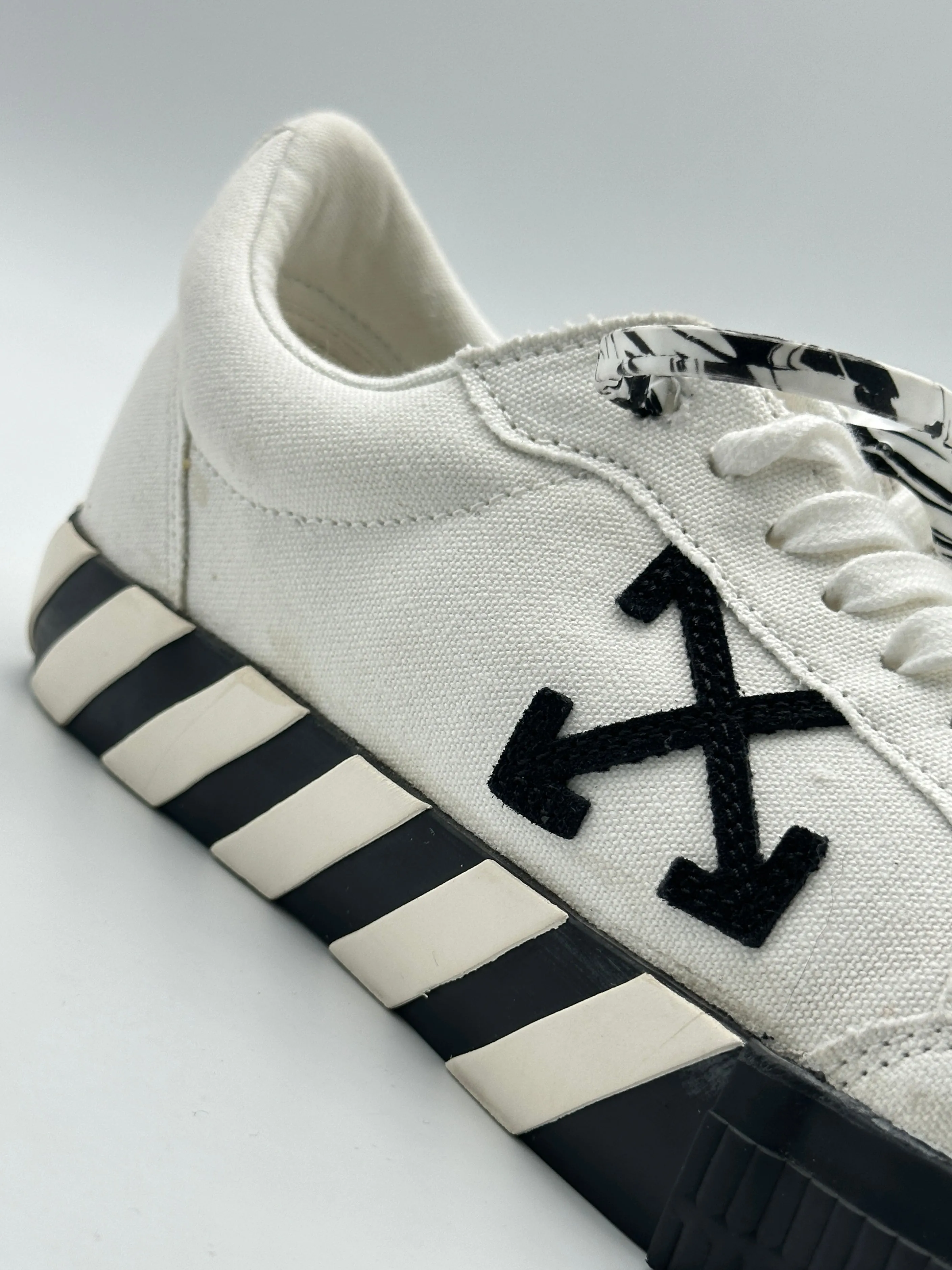 Vulcanized Sneakers In Tela