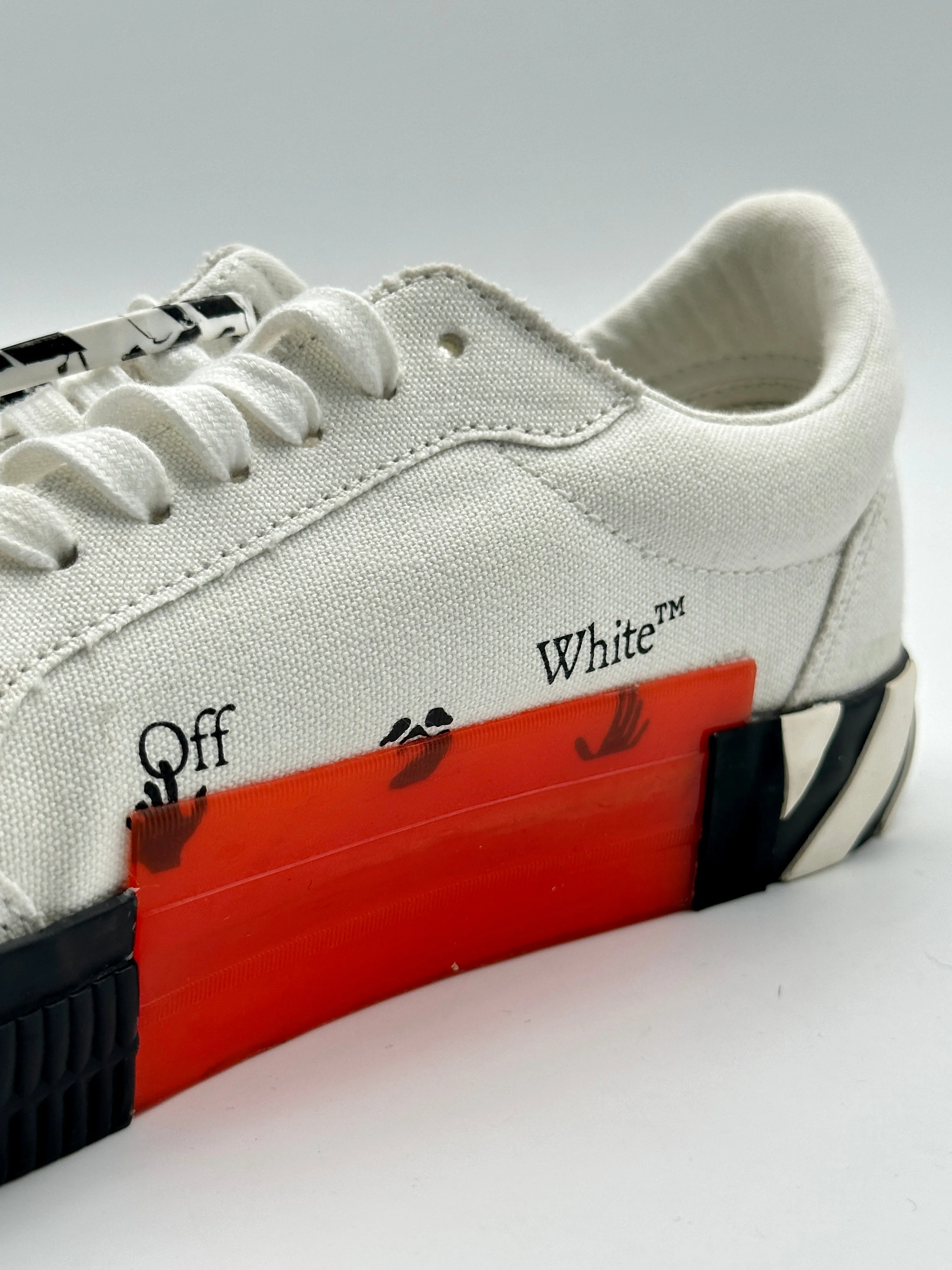 Vulcanized Sneakers In Tela